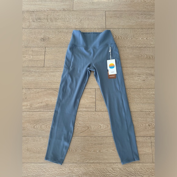 Vuori Small Grey Leggings.